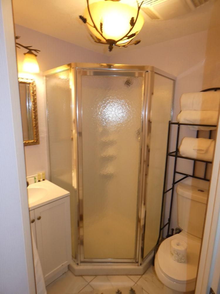 Yellowstone Motel - Adults Only photo 47