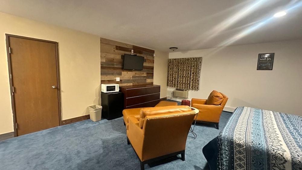 Chesaning Inn & Suites photo 68