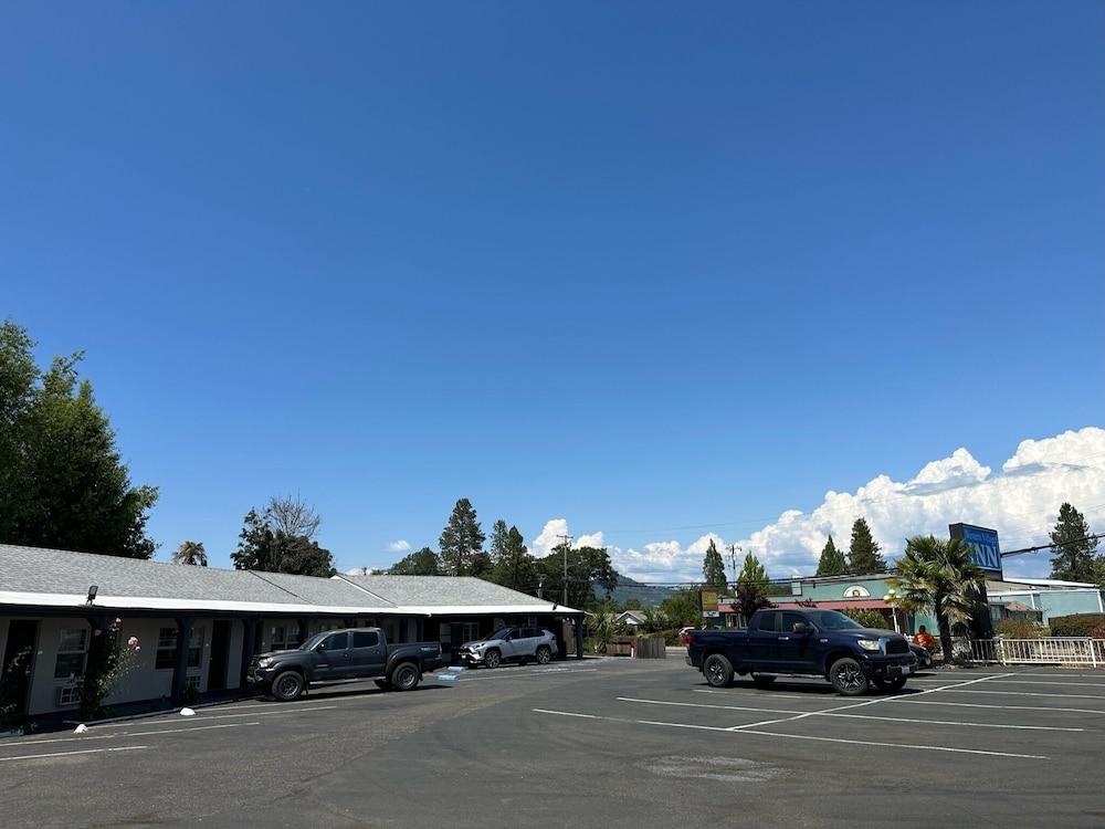 Western Village Inn photo 8