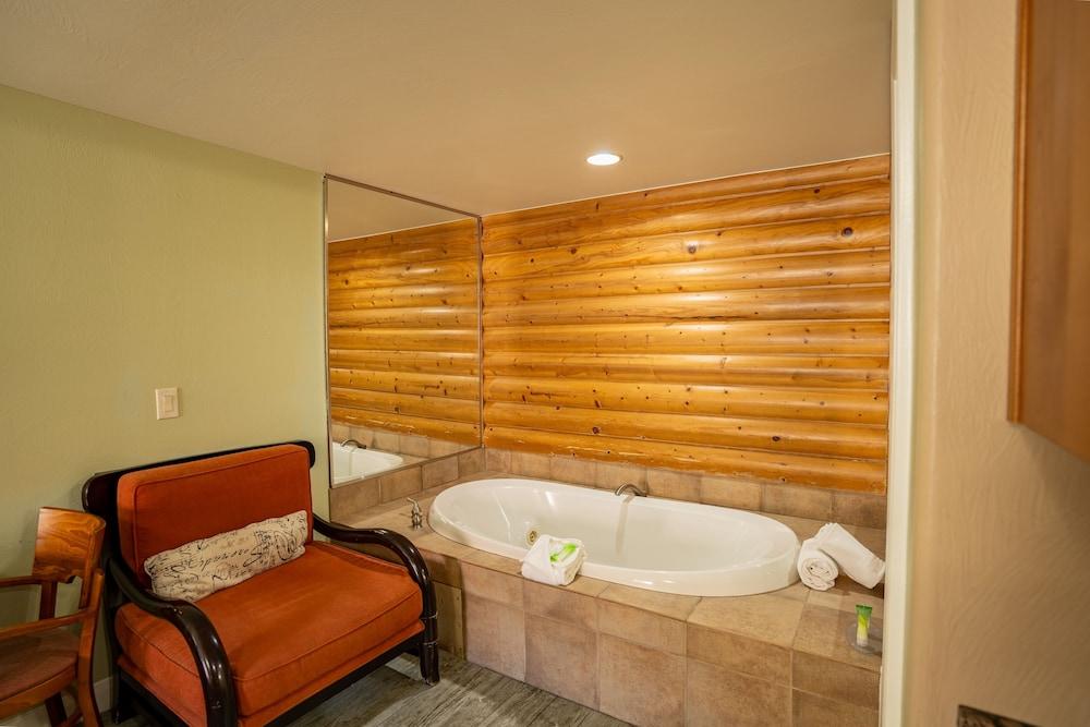 Petty Ranch Inn photo 81