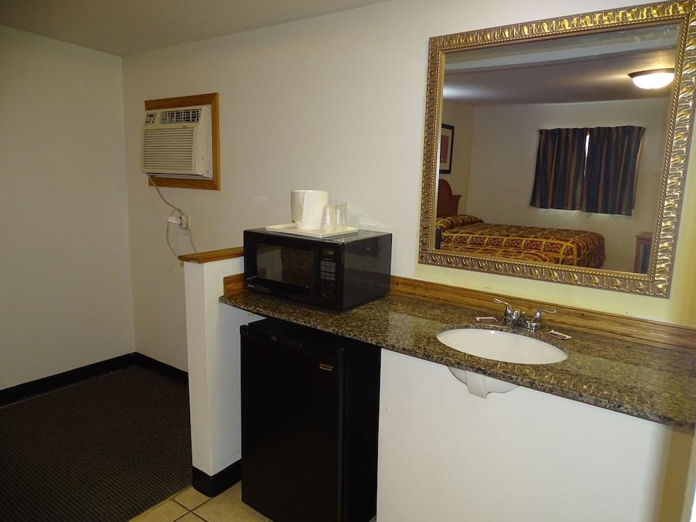 Rivers Inn Fort Madison photo 38
