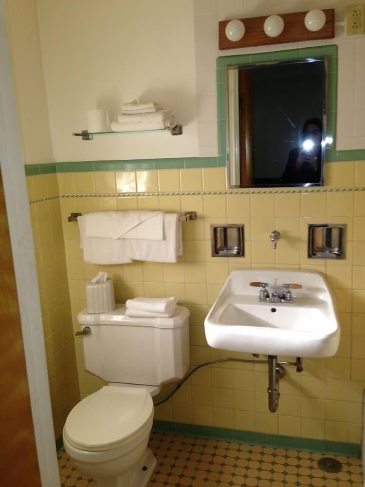 Anchor Motel photo 53