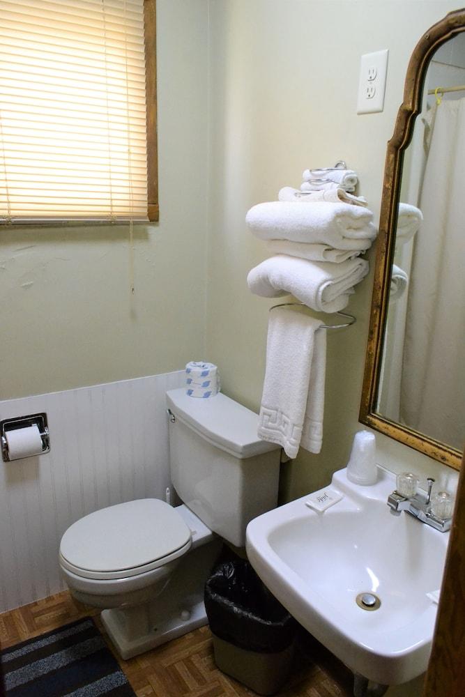Innkeeper Motel photo 48