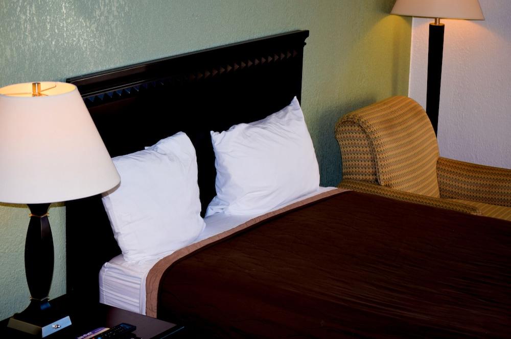 Stay Inn and Suites photo 18
