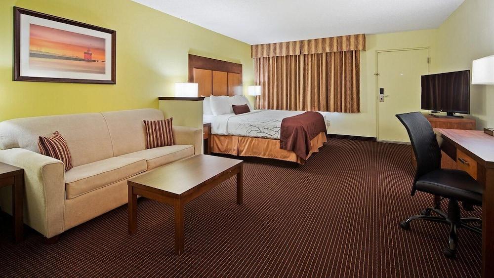 White Pines Inn & Suites photo 10