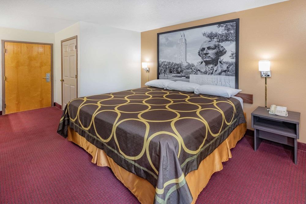 Super 8 by Wyndham Kinder/Coushatta near Casino photo 2