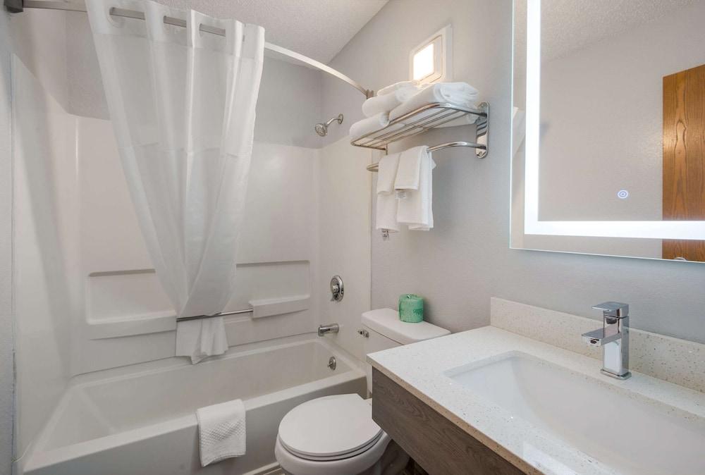 Quality Inn Oneida near Casino photo 25