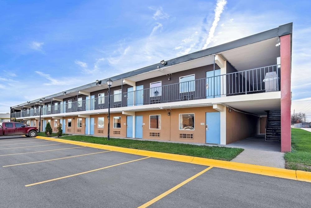 Americas Best Value Inn Danville photo 11