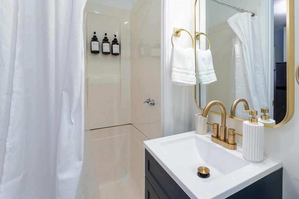 Sunset Suites photo 12