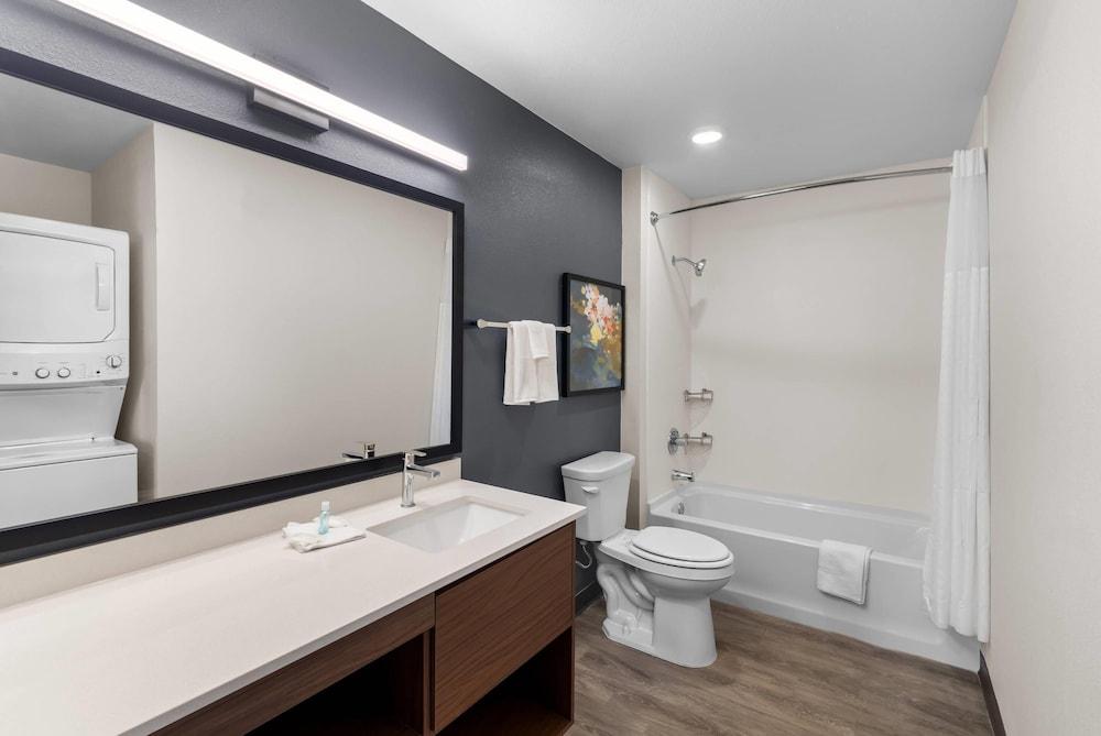 Everhome Suites Bastrop photo 22