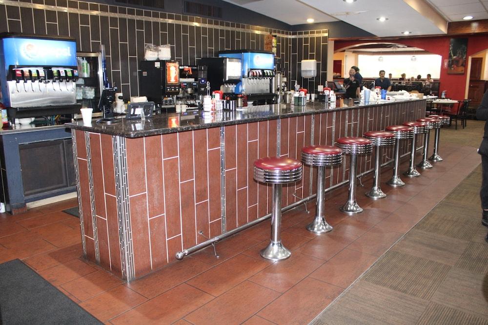 APM Inn and Suites photo 16