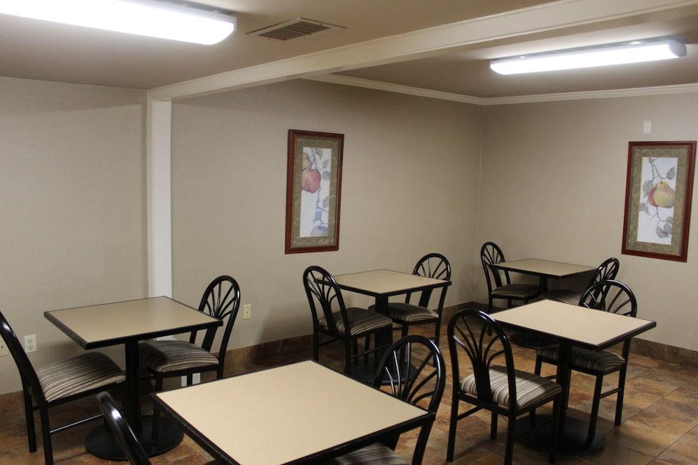 Quality Inn Conway - Greenbrier photo 17