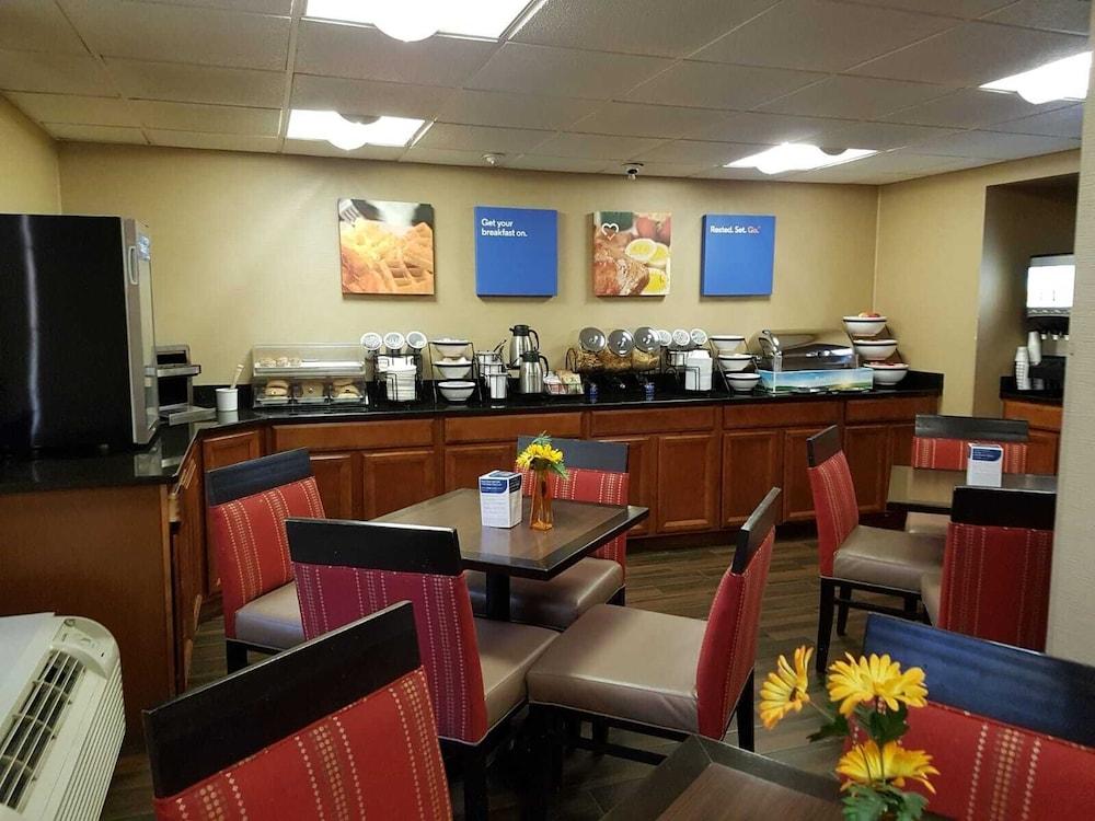 Comfort Inn Wethersfield - Hartford photo 17