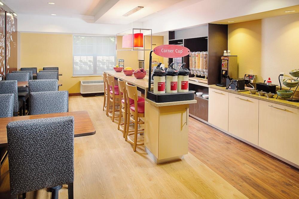 TownePlace Suites by Marriott Manchester photo 18