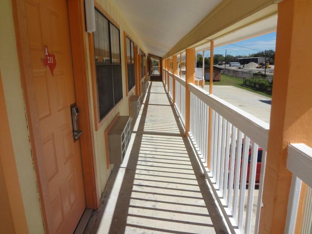 Antlers Inn photo 16