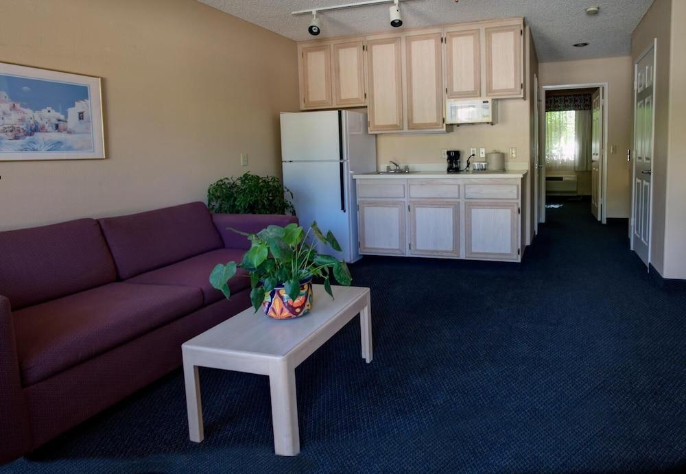 Calipatria Inn And Suites photo 13