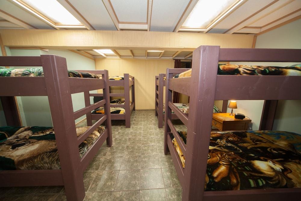 Log Cabin Lodge & Suites photo 42