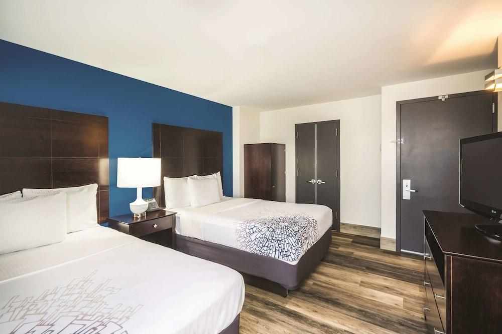 La Quinta Inn & Suites by Wyndham Brooklyn Downtown photo 9