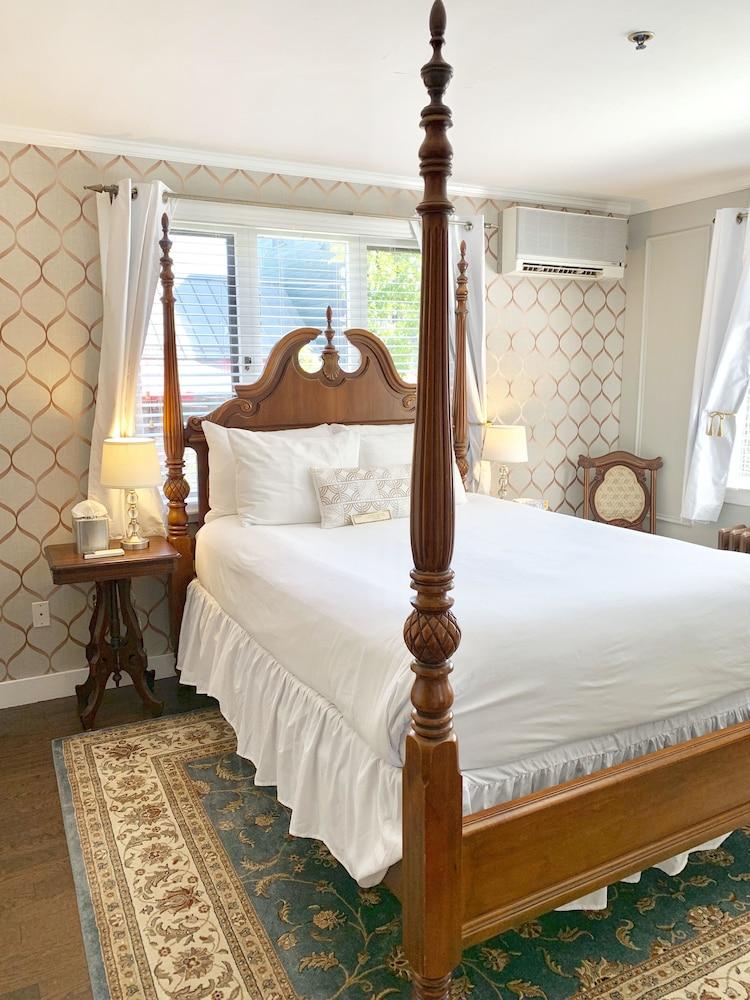 Ivy Manor Inn Village Center photo 24