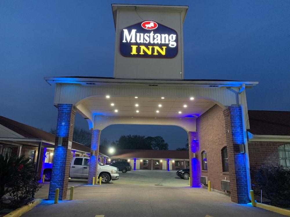 Luxury Inn and Suites photo 16