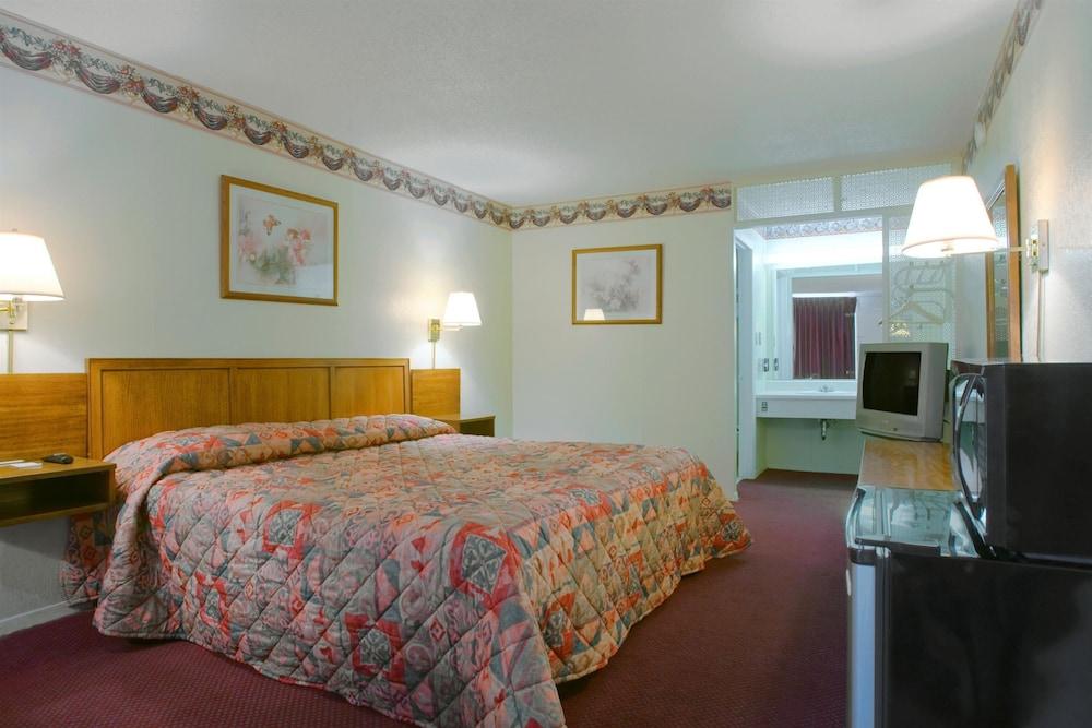 Americas Best Value Inn Loudon Lenoir City photo 5