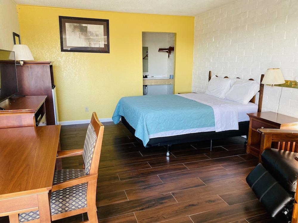 Champions Inn photo 36