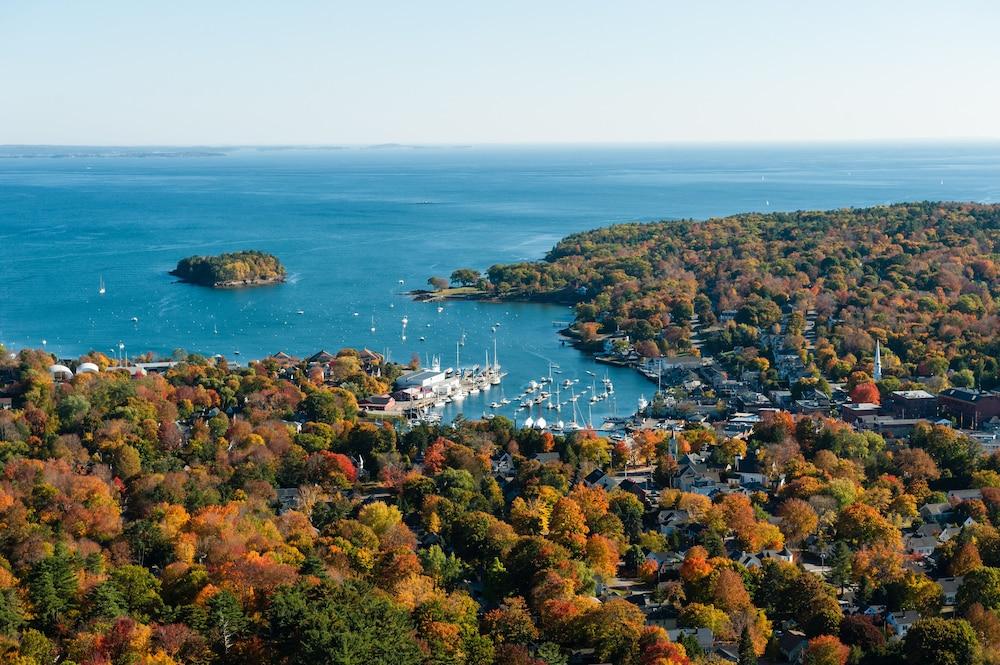 Camden Harbour Inn photo 46