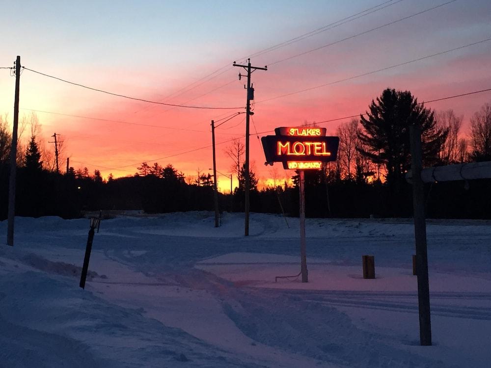 Three Lakes Motel photo 31