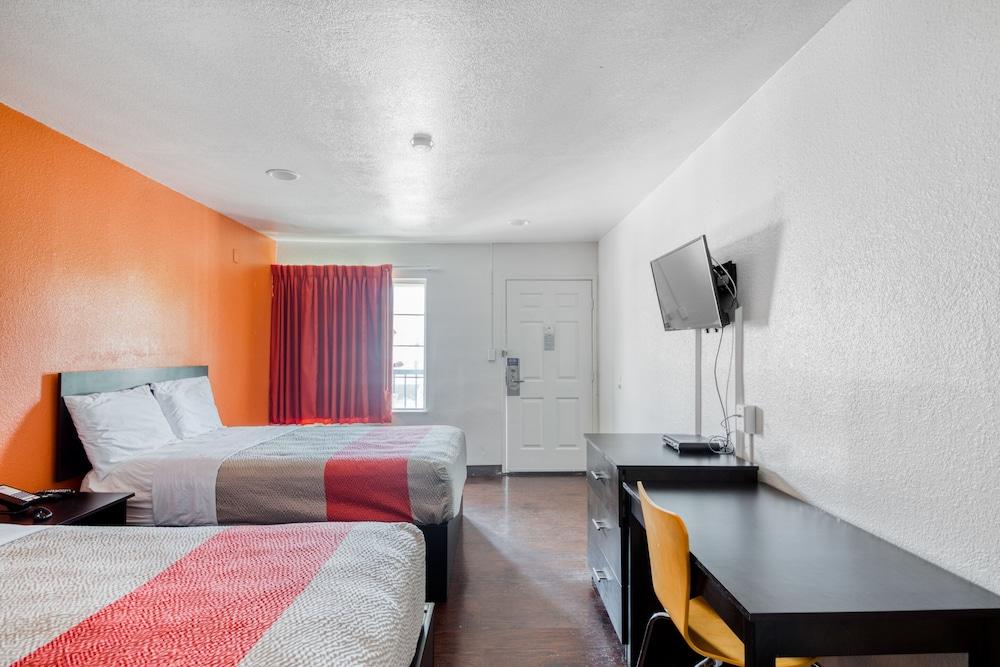 OYO Hotel Baton Rouge East I-12 Louisiana photo 5
