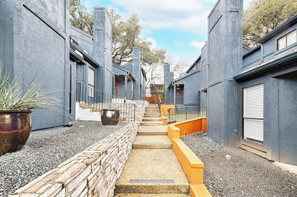 Heart of Austin Hideaways photo 32