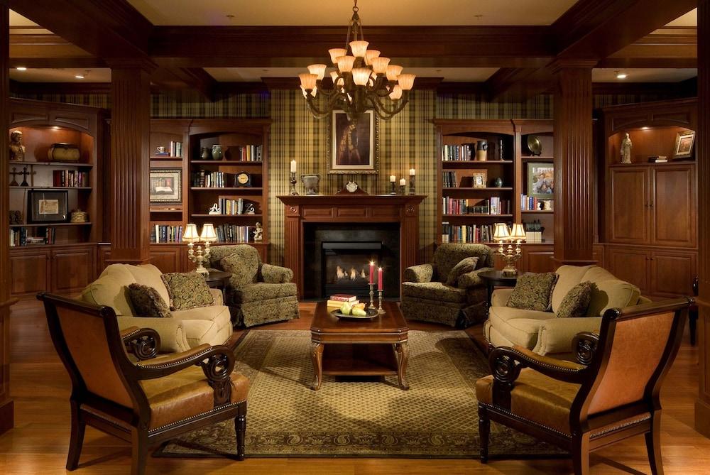 Carlisle Inn Sugarcreek photo 16