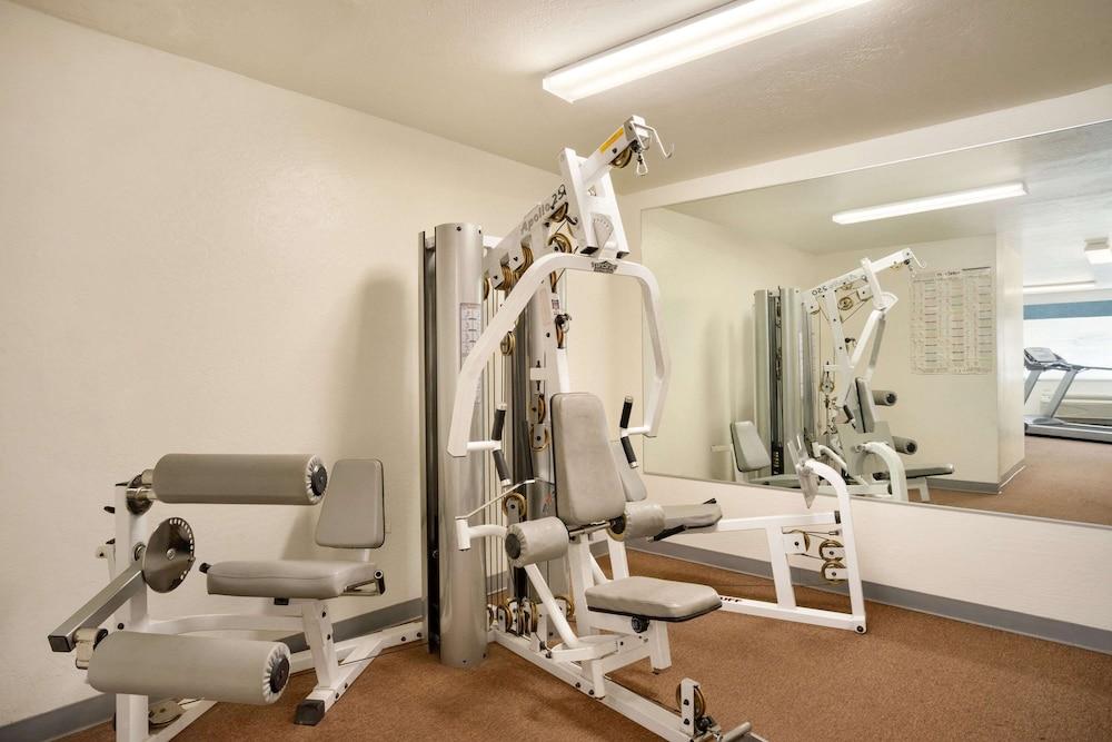 Travelodge by Wyndham Winslow photo 13