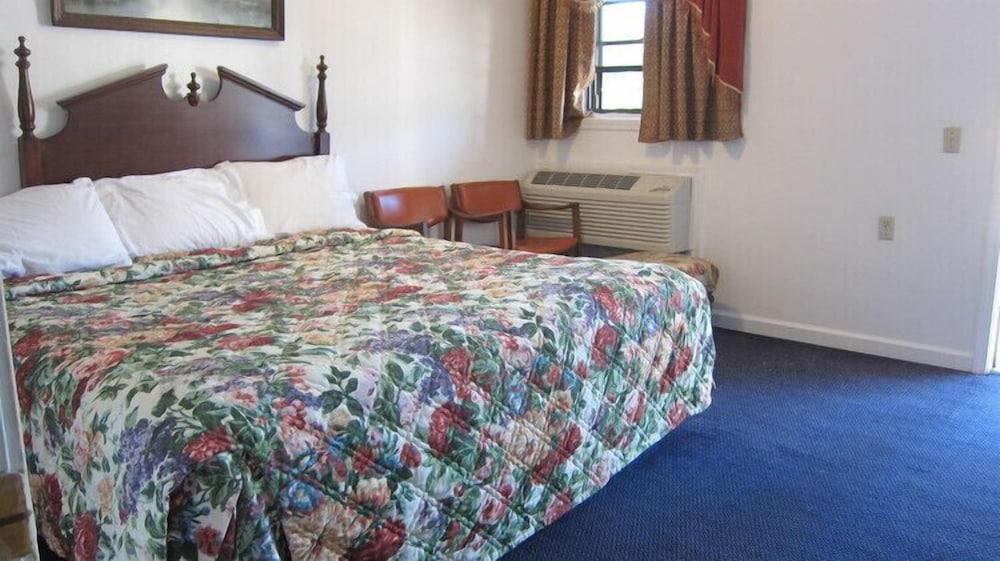 Lamplighter Motel - Clinton, Connecticut photo 16