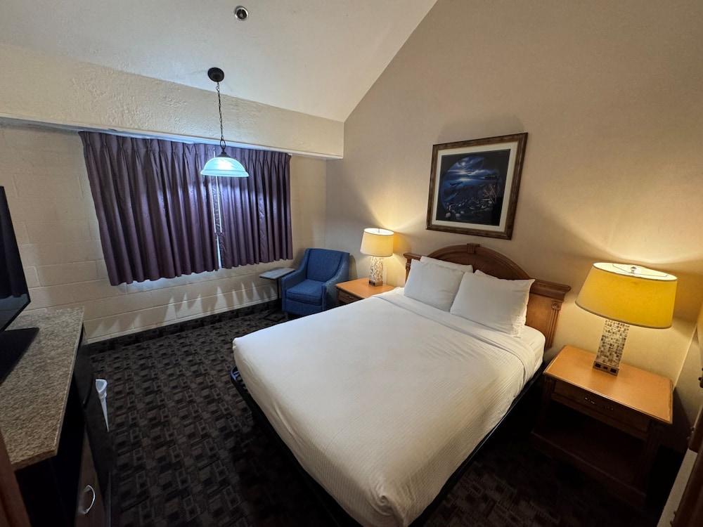 Promenade Inn & Suites Oceanfront photo 6