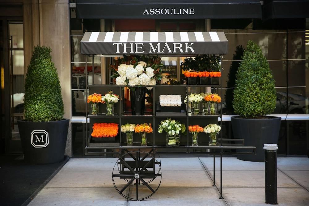 The Mark photo 50