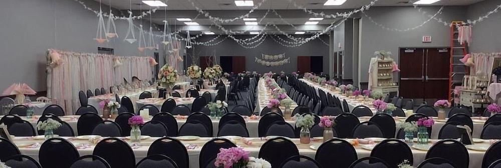 Cardinal Inn & Event Center photo 7