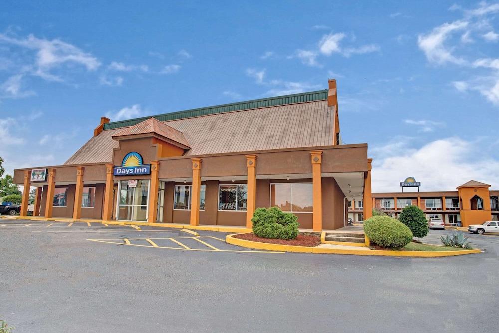 Days Inn by Wyndham Benson photo 15