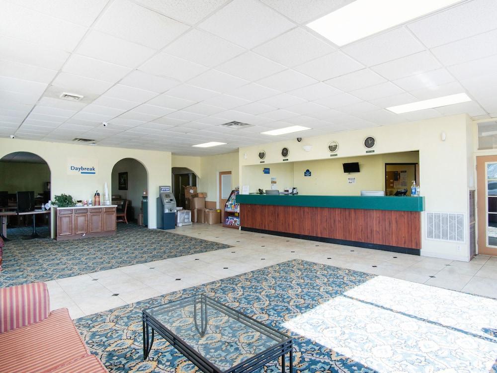 OYO Hotel Oklahoma City South I-35 and SE 29th photo 16