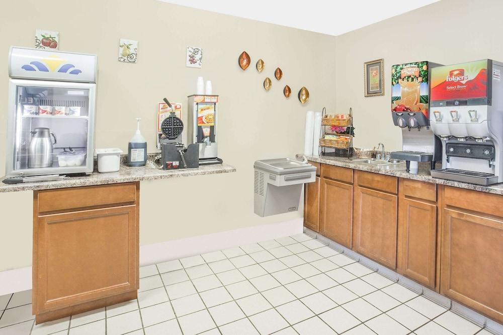 Microtel Inn by Wyndham Broken Bow photo 11