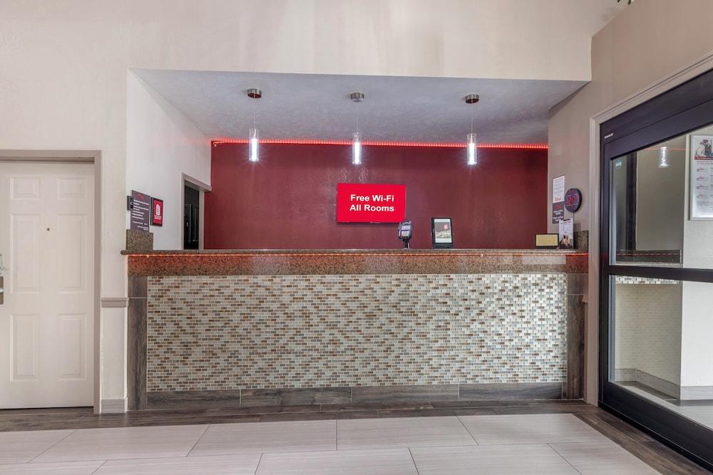Red Roof Inn & Suites Clinton, MS photo 9