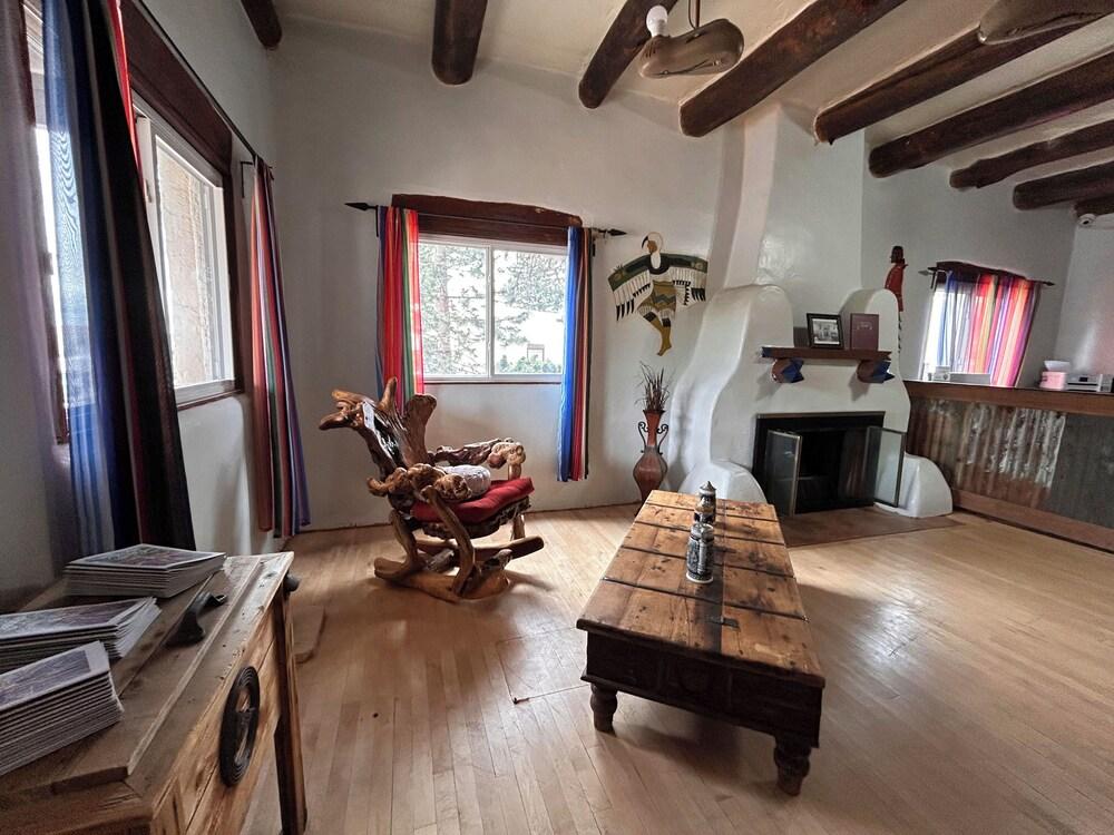El Colorado Lodge photo 36