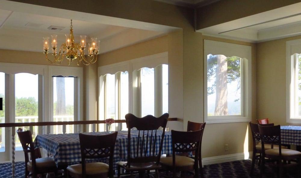 Hill House Inn photo 4