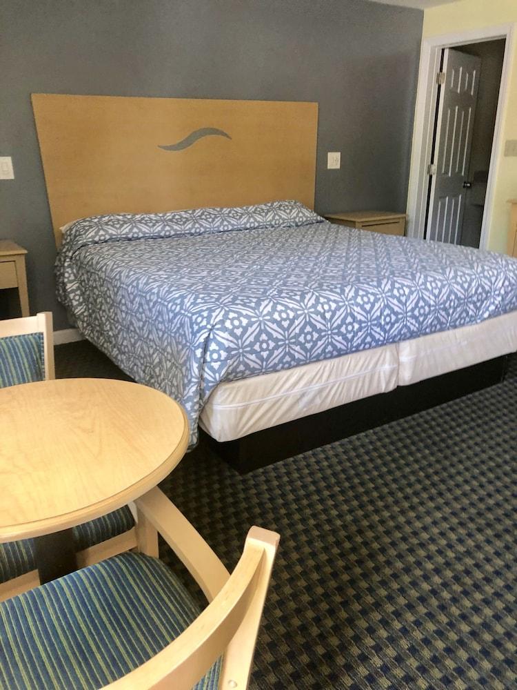 Chisholms Motor Inn photo 27