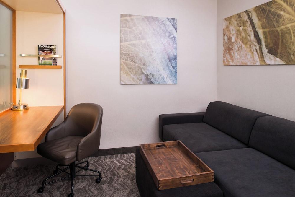 SpringHill Suites Huntsville Downtown photo 10