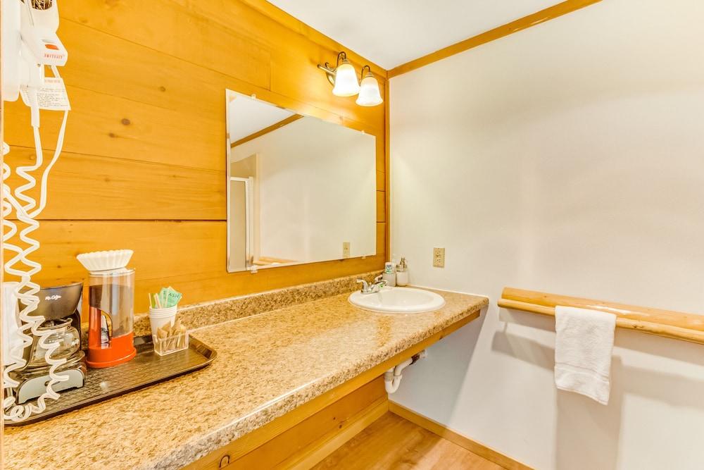 Deer Harbor Inn photo 73