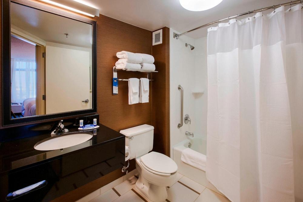 Fairfield Inn by Marriott East Rutherford Meadowlands photo 19