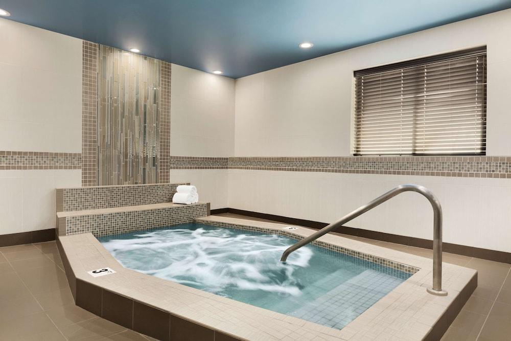 Hampton Inn Clackamas photo 8