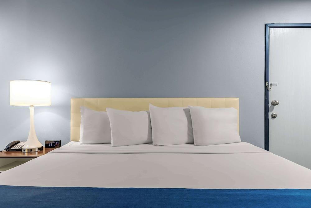 Days Inn & Suites by Wyndham Flagstaff Near University photo 6