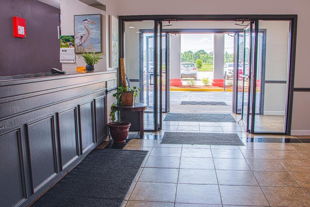 Americas Best Value Inn Donaldsonville photo 12