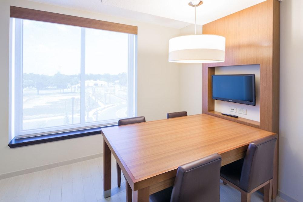 Hyatt Place Pensacola Airport photo 9
